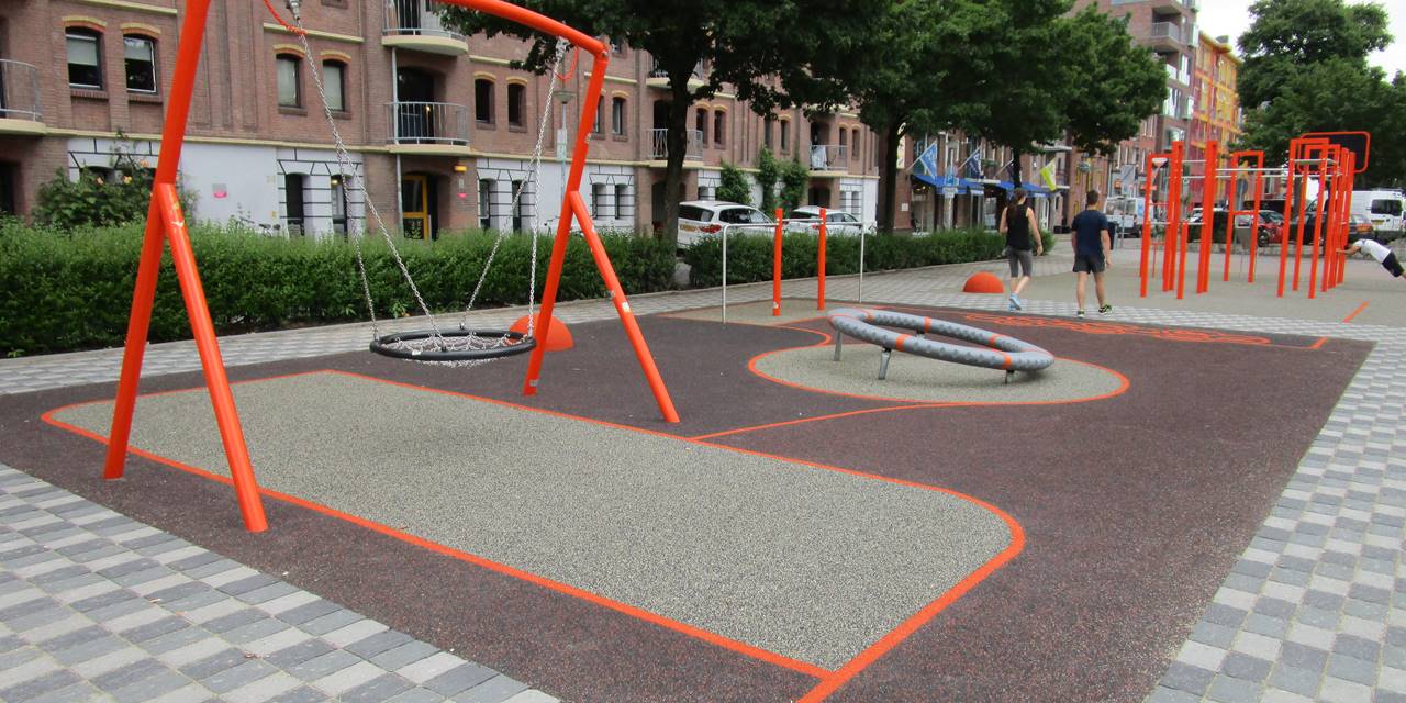 Oosterkade, Groningen - De gemeente ons de ondergrond te verzorgen voor deze sport- en speelplek.